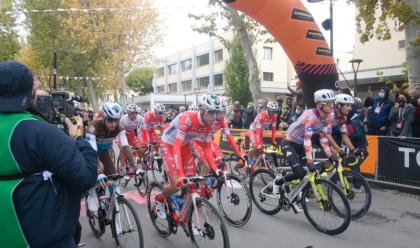 Immagine News - ciclismo-giro-ditalia-e-giro-e-lemilia-romagna-si-colora-di-rosa-e-non-solo