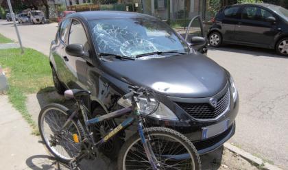 Immagine News - massa-lombarda-11enne-in-bici-finisce-contro-unauto-e-grave