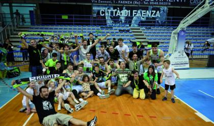 Immagine News - basket-b-playoff-raggisolaris-faenza-con-licenza-di-sognare-se-vincono-una-gara-al-flaminio...