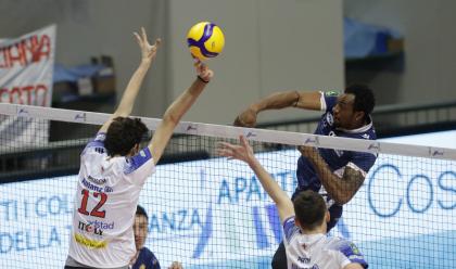 volley-a2-la-consar-rcm-ha-riportato-a-ravenna-il-centrale-arasomwan