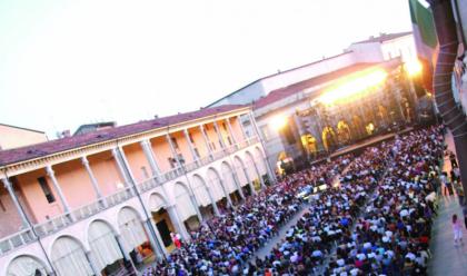 Immagine News - faenza-piazza-del-popolo-orfana-da-oltre-10-anni-di-grandi-spettacoli-il-confronto-fra-politica-e-operatori