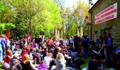 Immagine News - brisighella-domenica-17-appuntamento-in-collina-con-il-pic-nic-antifascista-a-ca-di-malanca