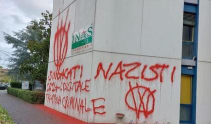 Immagine News - rimini-atti-vandalici-no-vax-alle-sedi-cgil-e-cisl