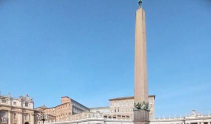 Immagine News - citt-del-vaticano-il-sale-di-cervia-consegnato-da-una-delegazione-romagnola-al-pontefice