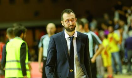 Immagine News - basket-per-loras-ravenna--una-bocciatura-su-tutta-la-linea-viaggio-dentro-la-peggiore-partenza-in-a2