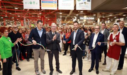 Immagine News - imola-nuovo-look-e-pi-servizi-per-lipercoop-centro-leonardo-dove-lavorano-209-addetti