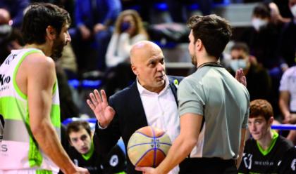 Immagine News - basket-b-garelli-rimini-la-vetta-e-il-sogno-a2-raggisolaris-faenza-12-mesi-di-soli-applausi