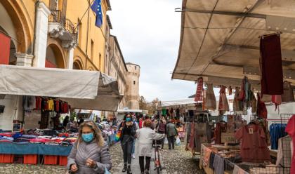 Immagine News - cesena-domenica-8-c-la-fiera-del-saldo-col-mercato-ambulante-in-centro