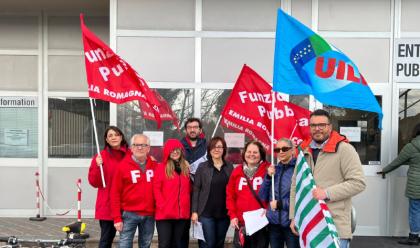 Immagine News - ravenna-presidio-della-cgil-davanti-al-tribunale-nuovo-contratto-collettivo-e-grave-carenza-di-personale