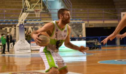 Immagine News - basket-il-weekend-delle-romagnole-oras-ravenna-sempre-pi-gi-i-blacks-faenza-passeggiano-al-cattani