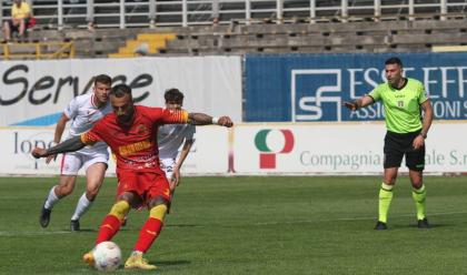 Immagine News - calcio-d-il-ravenna-cade-ancora-al-benelli-e-viene-raggiunto-in-classifica-dal-forl