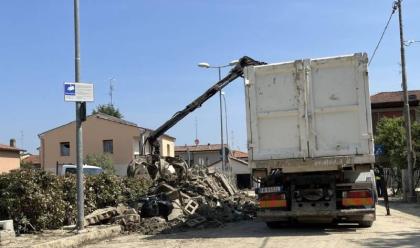 Immagine News - alluvione-a-santagata-partito-lo-sgombero-di-rifiuti-nelle-strade