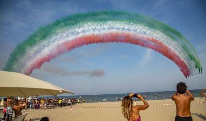 Immagine News - rimini-un-altro-fine-settimana-da-tutto-esaurito-dal-tezenis-summer-festival-alle-frecce-tricolori