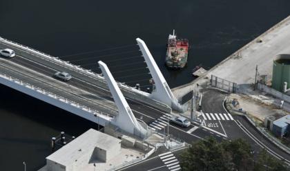 Immagine News - ravenna-lautorit-portuale-entro-marted-13-riapre-il-ponte-mobile-sul-candiano