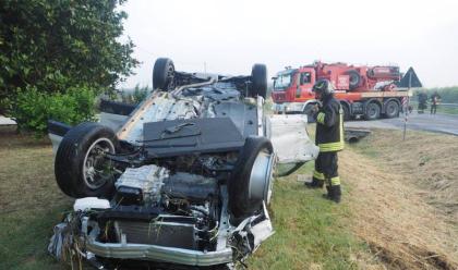 Immagine News - conselice-fuori-strada-con-lauto-cinque-giovani-feriti-tra-cui-uno-grave