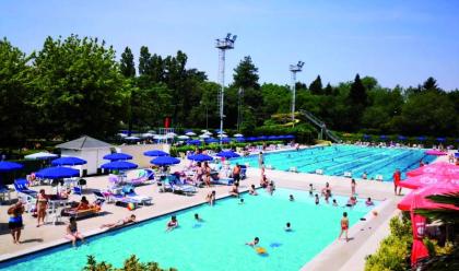 faenza-dal-capoluogo-alla-collina-la-stagione-per-le-piscine-sta-andando-bene-non-a-solarolo-dove-limpianto--chiuso