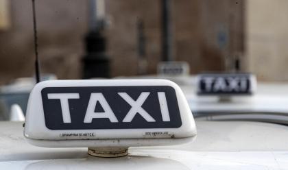 ravenna-il-sindaco-sigla-due-ordinanze-per-ottimizzare-il-servizio-taxi