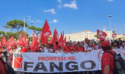 in-migliaia-dalla-romagna-alla-manifestazione-della-cgil-a-roma