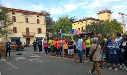 casola-dipendenti-della-saint-gobain-con-sindaci-e-agricoltori-del-territorio-uniti-per-dire-no-alla-chiusura-della-cava-di-monte-tondo