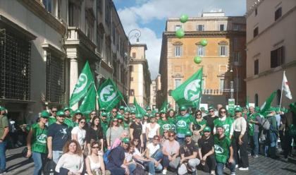 Immagine News - roma-la-cia-romagna-in-piazza-con-gli-altri-agricoltori-non-toglieteci-il-futuro