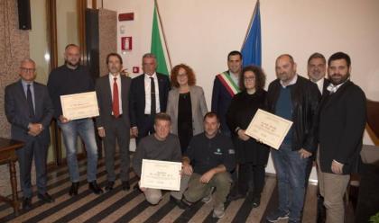 Immagine News - riconoscimento-la-camera-di-commercio-assegna-il-premio-teodorico-alle-cooperative-bracciantili-ravennati