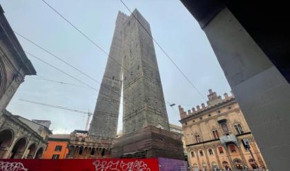 bologna-il-sindaco-lepore-per-la-garisenda--allerta-gialla-non-c-pericolo-di-crollo-immediato