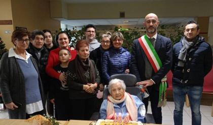 fusignano-festeggiati-i-100-anni-della-signora-nunziata-manitta-ospite-della-casa-di-riposo-san-rocco