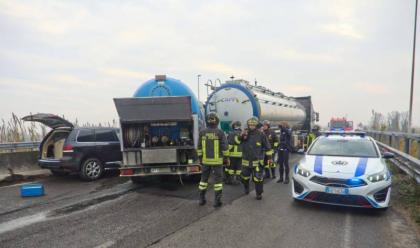 Immagine News - ravenna-incidente-sulladriatica-con-tre-mezzi-coinvolti-traffico-in-tilt-ma-nessun-ferito-grave