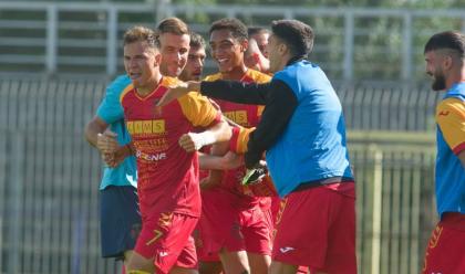 Immagine News - calcio-d-il-ravenna-pareggia-ma-guadagna-un-punto-sul-secondo-posto