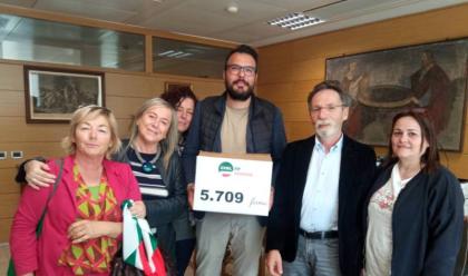 Immagine News - la-cisl-romagna-ha-consegnato-al-dg-dellausl-romagna-carradori-oltre-5mila-firme-per-avere-un-buono-pasto-di-qualit-per-i-dipendenti