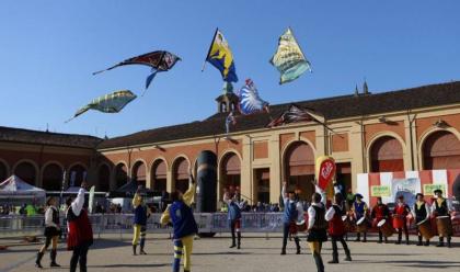 lugo-la-contesa-estense-torna-dall11-al-19-maggio-coi-quattro-rioni-al-pavaglione