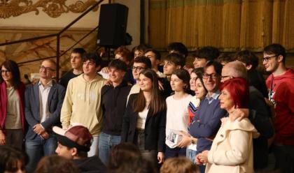 Immagine News - cesena-il-liceo-righi-ha-vinto-la-decima-edizione-di-concorso-teatro-in-classe