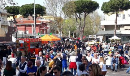 Immagine News - a-misano-sono-arrivati-gli-happy-days-torna-la-due-giorni-sabato-18-e-domenica-19-maggio-dedicata-vintage-antiquariato-spettacoli-buon-cibo