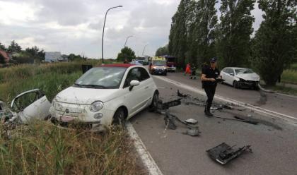 Immagine News - ravenna-schianto-tra-3-auto-una-finisce-nel-fosso