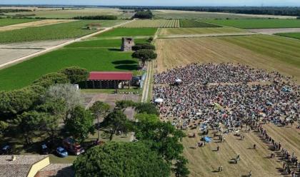 ravenna-8mila-persone-al-concerto-di-daniele-silvestri-nei-campi-di-cab-terra