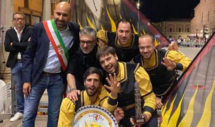 Immagine News - faenza-nella-sfida-delle-bandiere-il-nero-conquista-la-botte-e-la-combinata-al-rosso-tamburino-e-trofeo-bugli