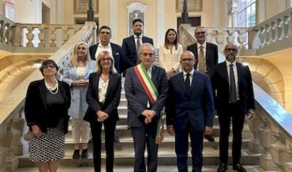 Immagine News - forl-c-la-giunta-zattini-bis-di-centrodestra-5-uomini-e-4-donne-il-vicesindaco-a-fratelli-ditalia