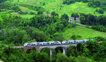Immagine News - treni-ripresa-la-circolazione-ferroviaria-sulla-faentina-tra-faenza-e-marradi