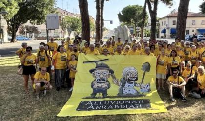 Immagine News - faenza-la-protesta-in-giallo-dei-comitati-alluvionati-per-i-mancati-rimborsi